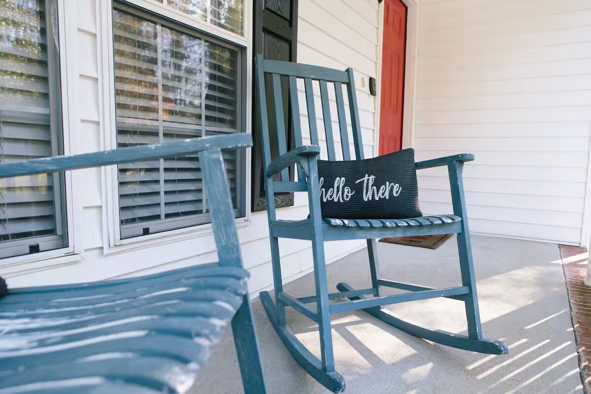 Building Photo - Room in House on Sandy Pines Dr