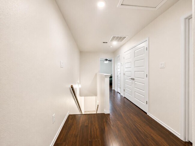 Building Photo - 1831 Port Louisiana Dr