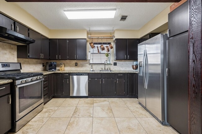 Building Photo - 963 Althea Dr