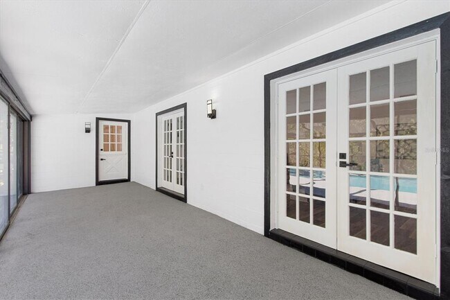 Building Photo - 11218 Creek View Dr