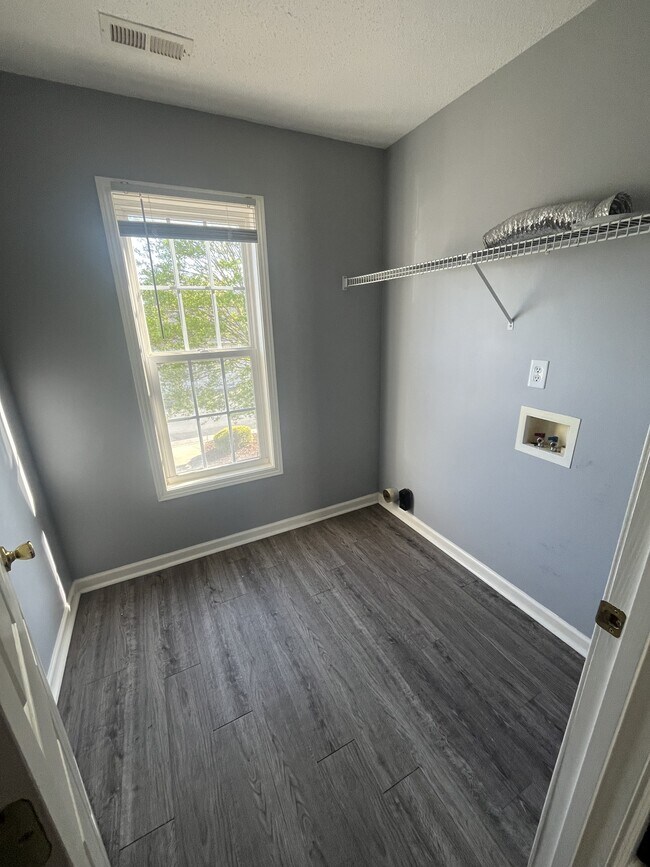 Building Photo - 110 Steam Engine Dr