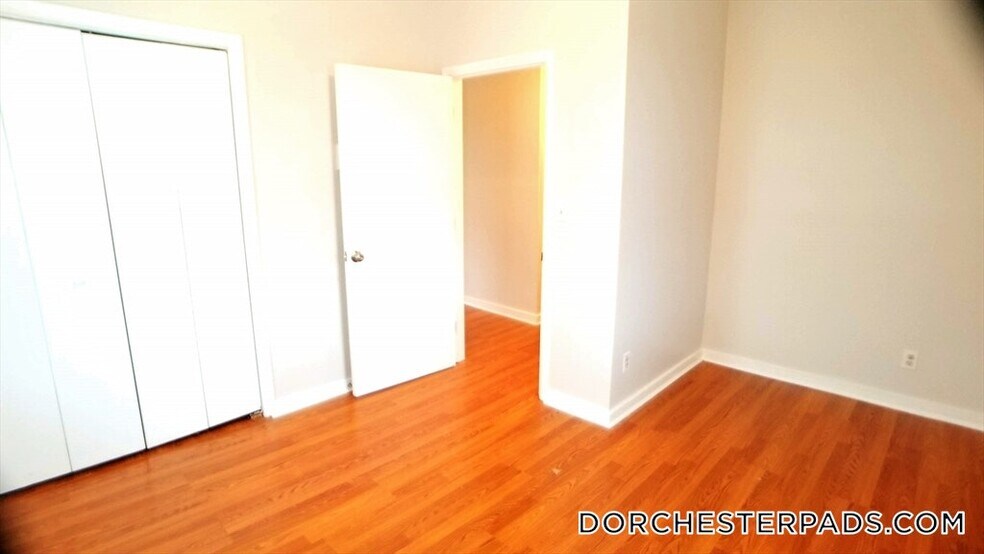 Building Photo - 3 Sunderland St