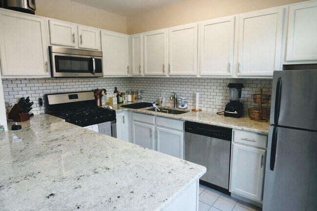 Building Photo - Mercer Arms Apartments