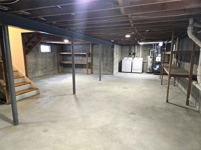 Building Photo - 90 Graywood Rd