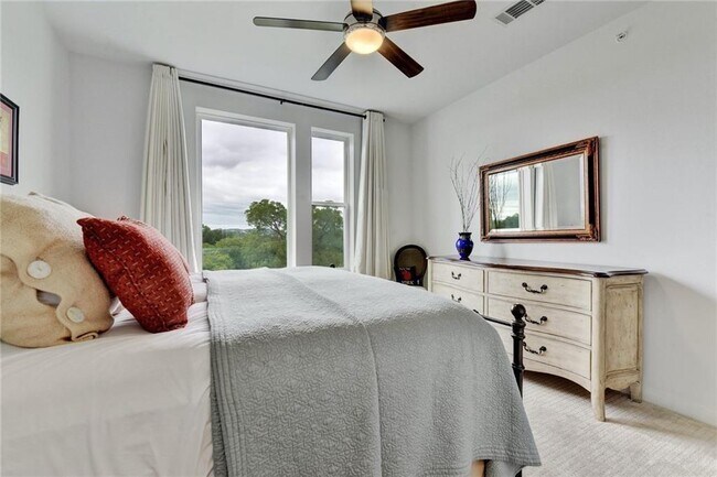 Building Photo - 1900 Barton Springs Rd