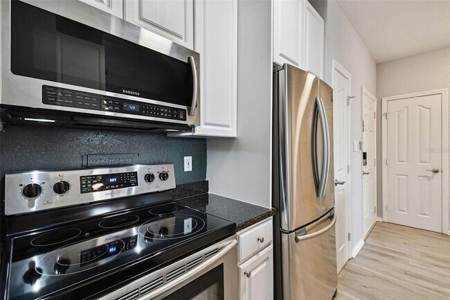 Building Photo - 5000 Culbreath Key Way