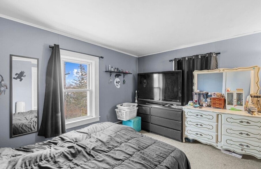 Building Photo - 58 Read Ave