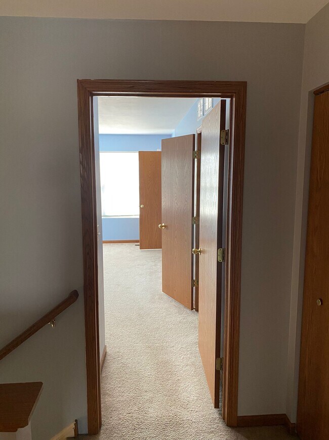 Building Photo - 4925 Montauk Dr