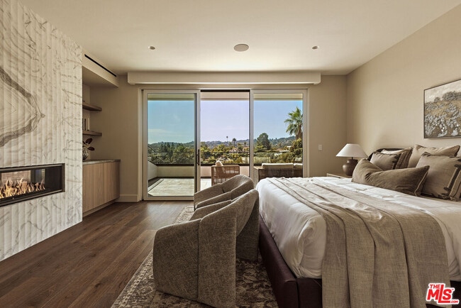 Building Photo - 16838 Oak View Dr