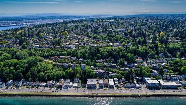 Building Photo - Air Conditioned Pacific Northwest Classic ...