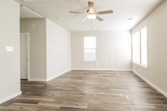 Building Photo - 329 N Centro Cir