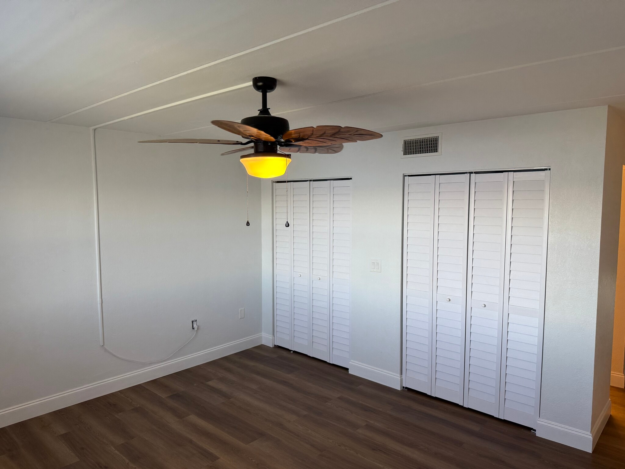 2 large closet in main bedroom - 3131 S Ridgewood Ave