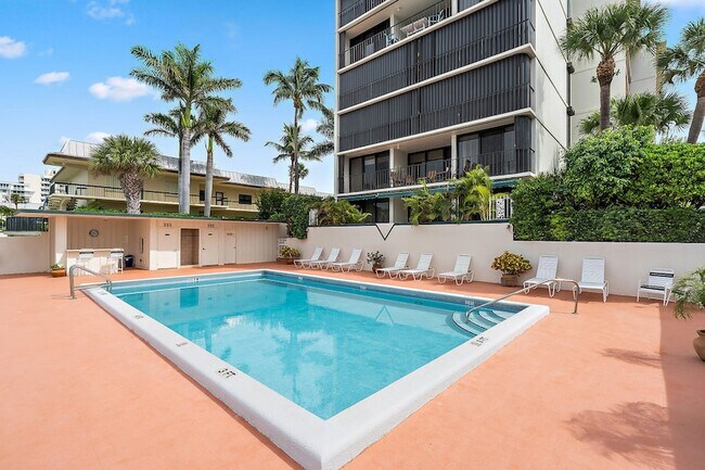 Building Photo - 225 S Beach Rd