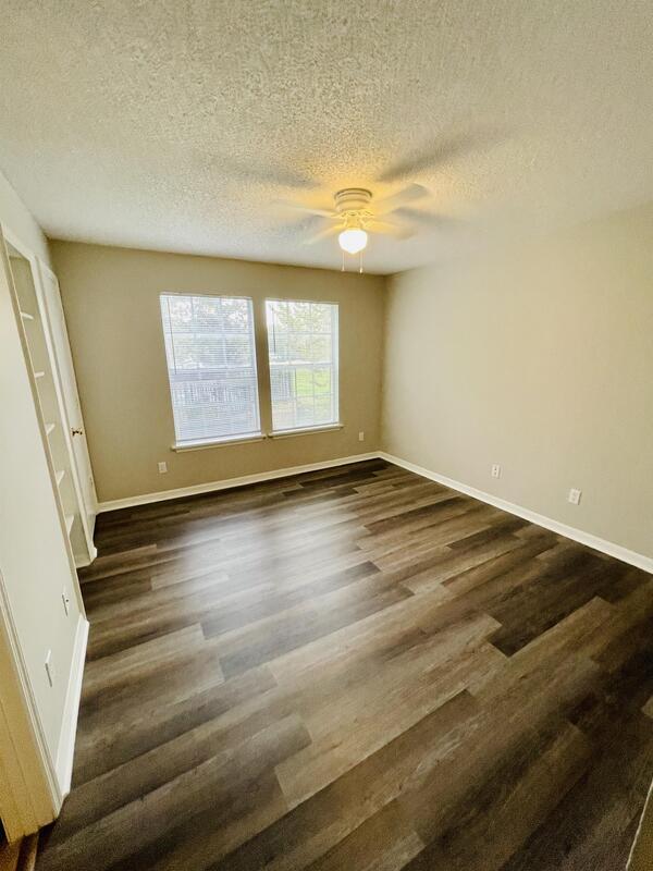 Building Photo - 6166 Westgate Dr