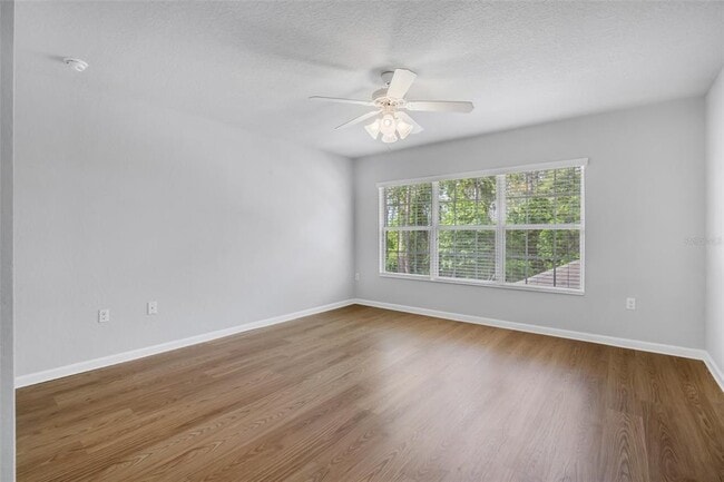 Building Photo - 12702 Salomon Cove Dr