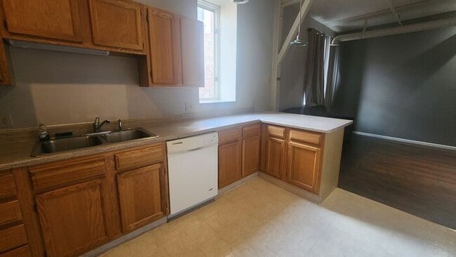 Building Photo - Live in the Heart of Downtown Omaha