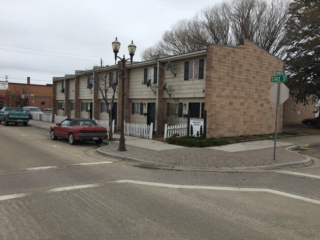 Building Photo - Pinewood Square Apartments