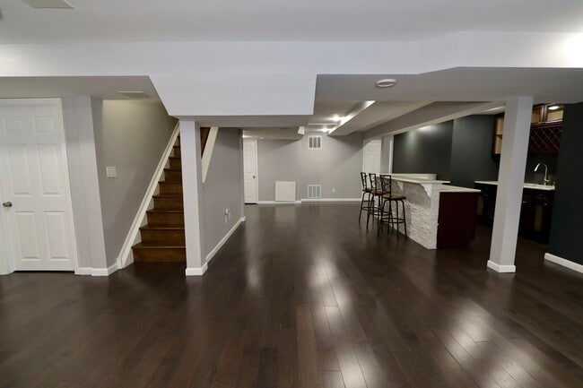 Building Photo - 2969 Columbia Dr