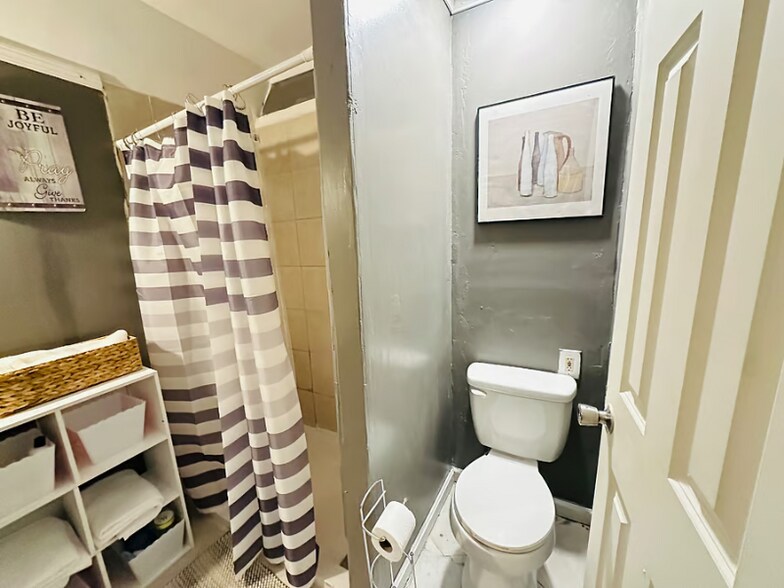 Building Photo - 5304 Flagfish Ct