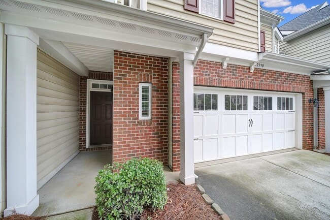 Building Photo - Lovely 3 Bed 2.5 Bath Townhome in Blakeny