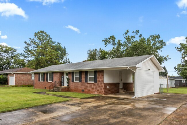 Building Photo - 4301 Richardson Dr NW