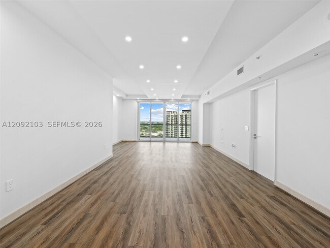 Building Photo - 333 Las Olas Way