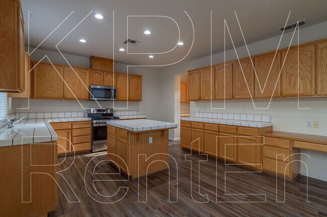 Building Photo - 3807 Spring Meadow Ln