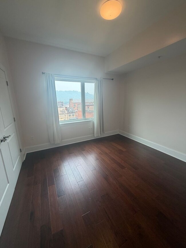 Building Photo - Luxury 3 Bedroom Condo in the Heart of Lawrenceville