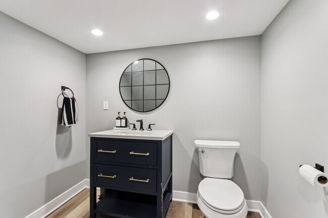 Building Photo - 6463 N Garden Grove Ln