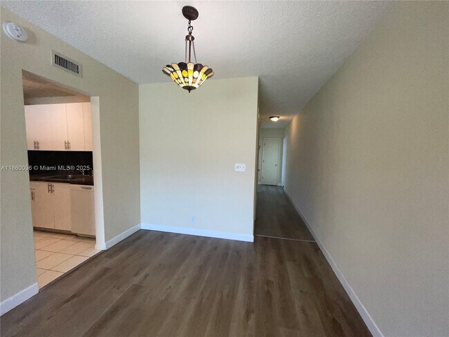 Building Photo - 4200 Crystal Lake Dr