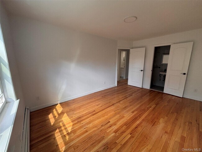 Building Photo - 71-34 Kissena Blvd