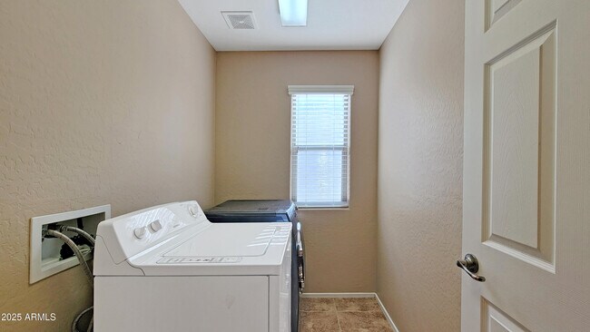 Building Photo - 2515 N 148th Dr