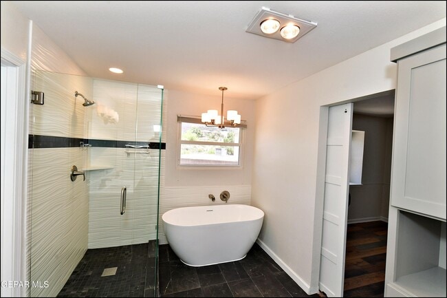 Building Photo - 529 Castlerock Ln