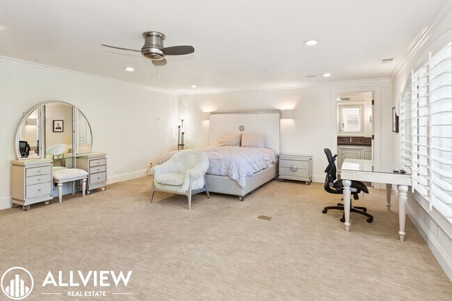 Building Photo - *Move In Special $1,500 Off First Month’s ...