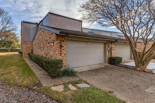 Building Photo - 12327 Montego Plaza