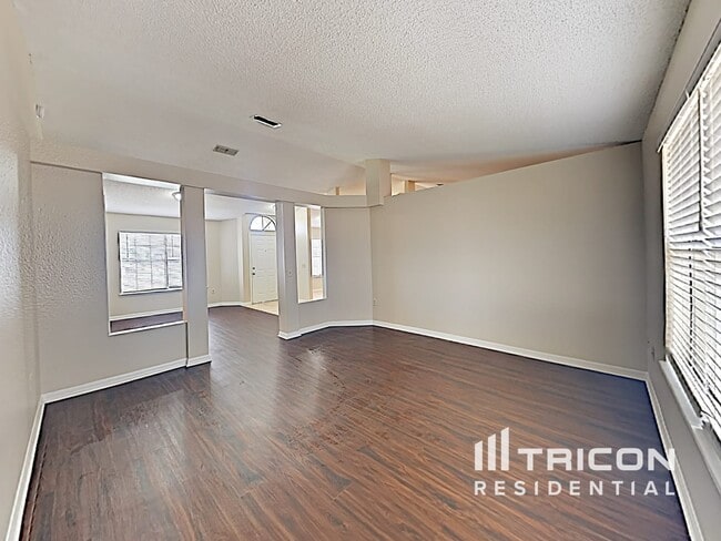 Building Photo - 3132 Mandeville St