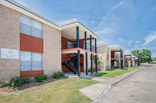 Building Photo - 3800 E 29th St