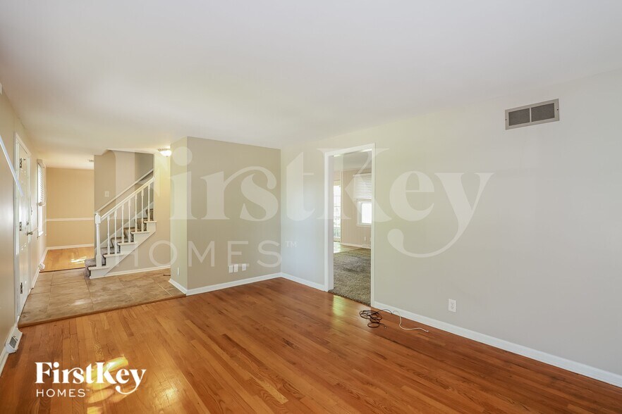 Building Photo - 8408 W 89th St
