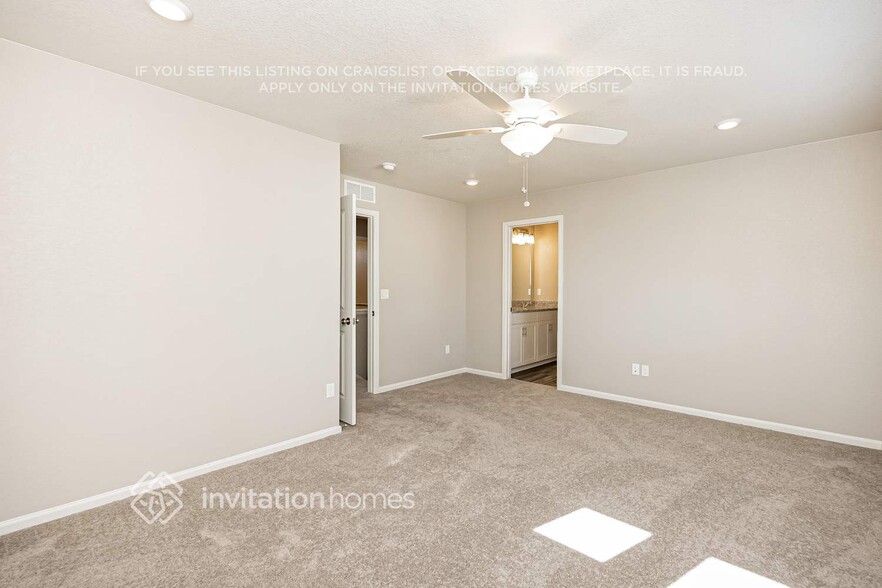 Building Photo - 5635 Bowerman Ln