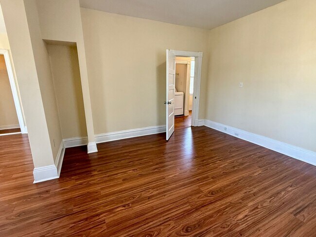 Building Photo - 1729 Porter St