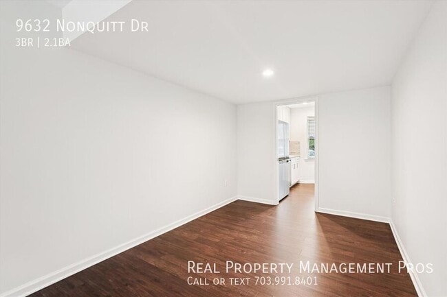 Building Photo - 9632 Nonquitt Dr