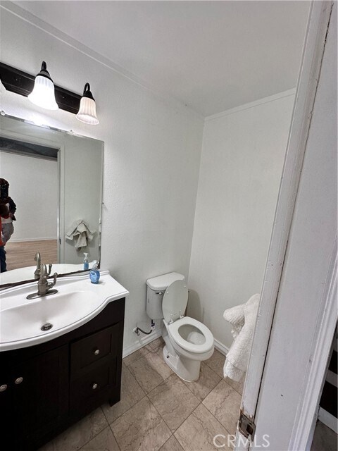 Building Photo - 2415 Mercedes Ave