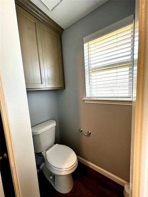 Building Photo - 537 Meadowcrest Dr