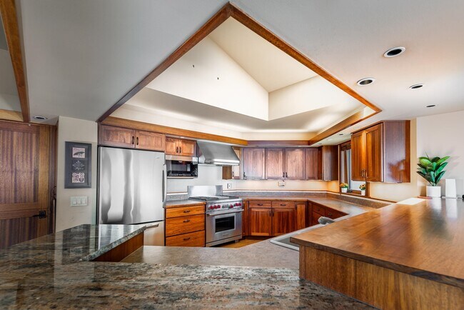 Building Photo - 5030 Lake Mendota Dr