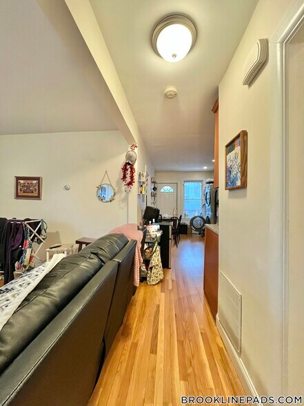 Building Photo - 11 Leverett St