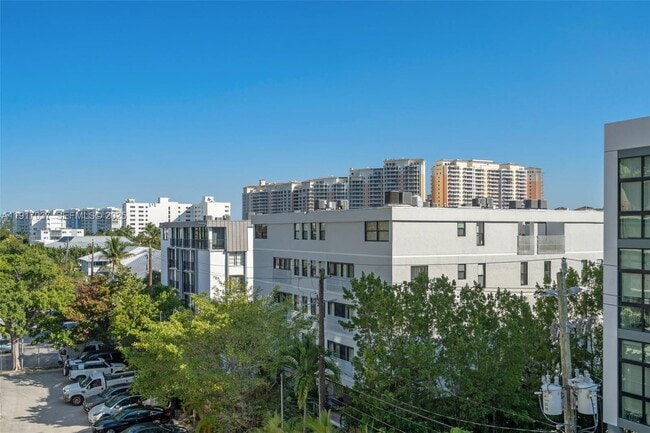 Building Photo - 575 Crandon Blvd