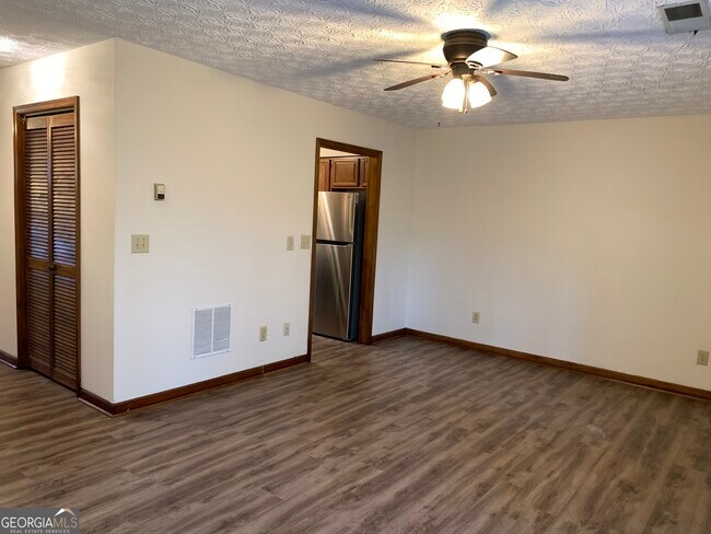 Building Photo - 1107 Booth Ct SW