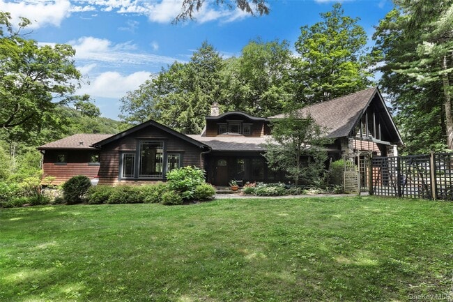 Building Photo - 15 N Lake Cir