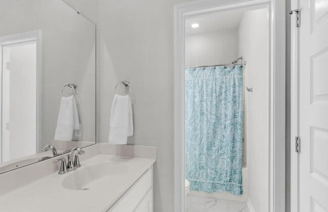 Building Photo - 399 Woodgate Wy