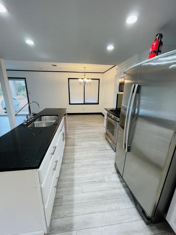 Building Photo - 2326 Colgate Dr